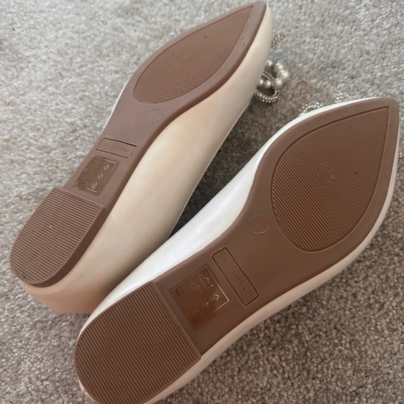 Brand new never worn pearl bow cream coloured ballet flats - Picture 4 of 6